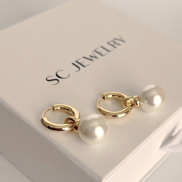 Pearl Hoop Earrings | Removable Part | 14K Gold Plated Luxury Jewelry - Picture 9 of 14